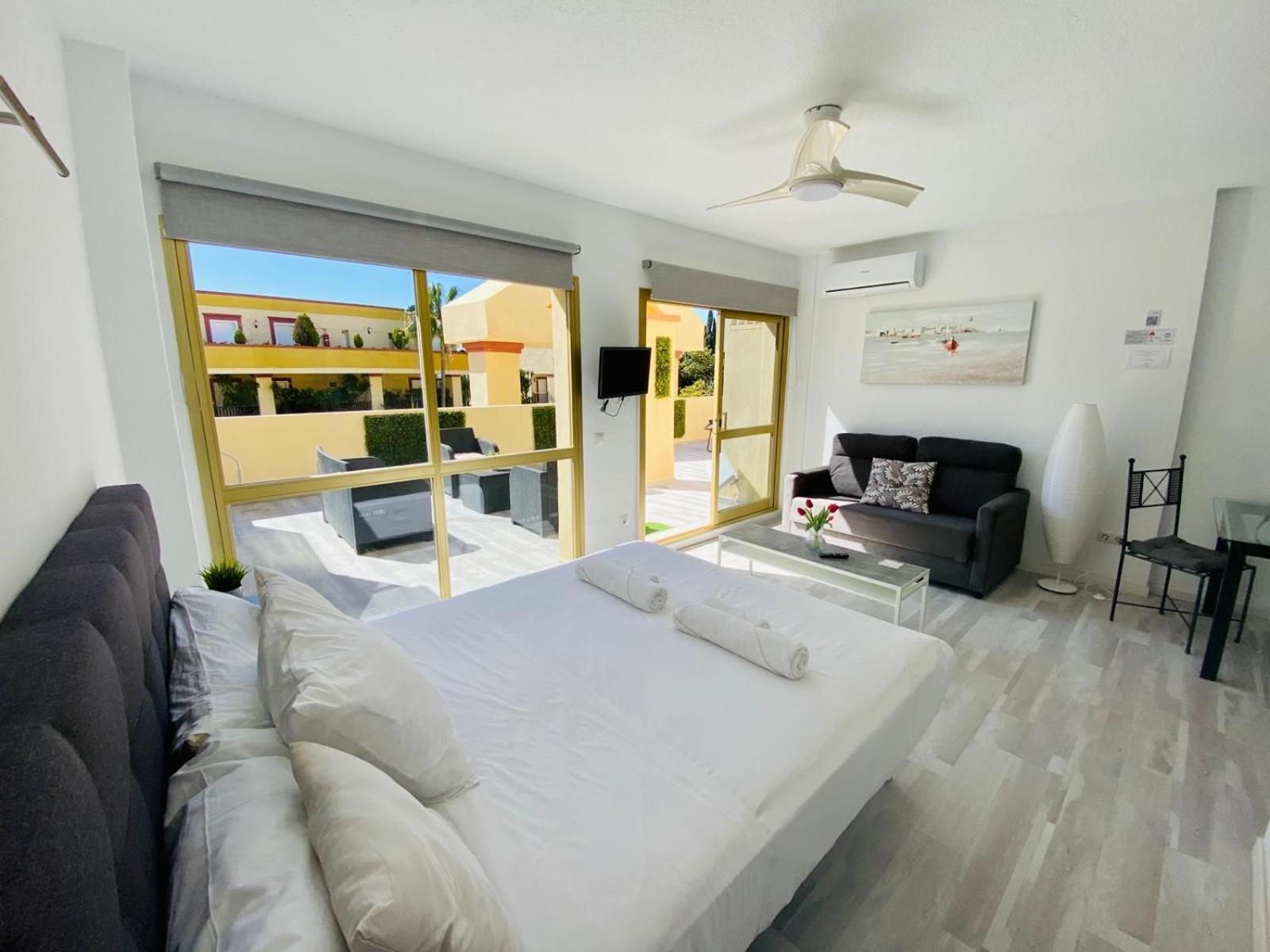 Romana Playa 323 Apartament by GHR Rentals Marbella Bagian luar foto
